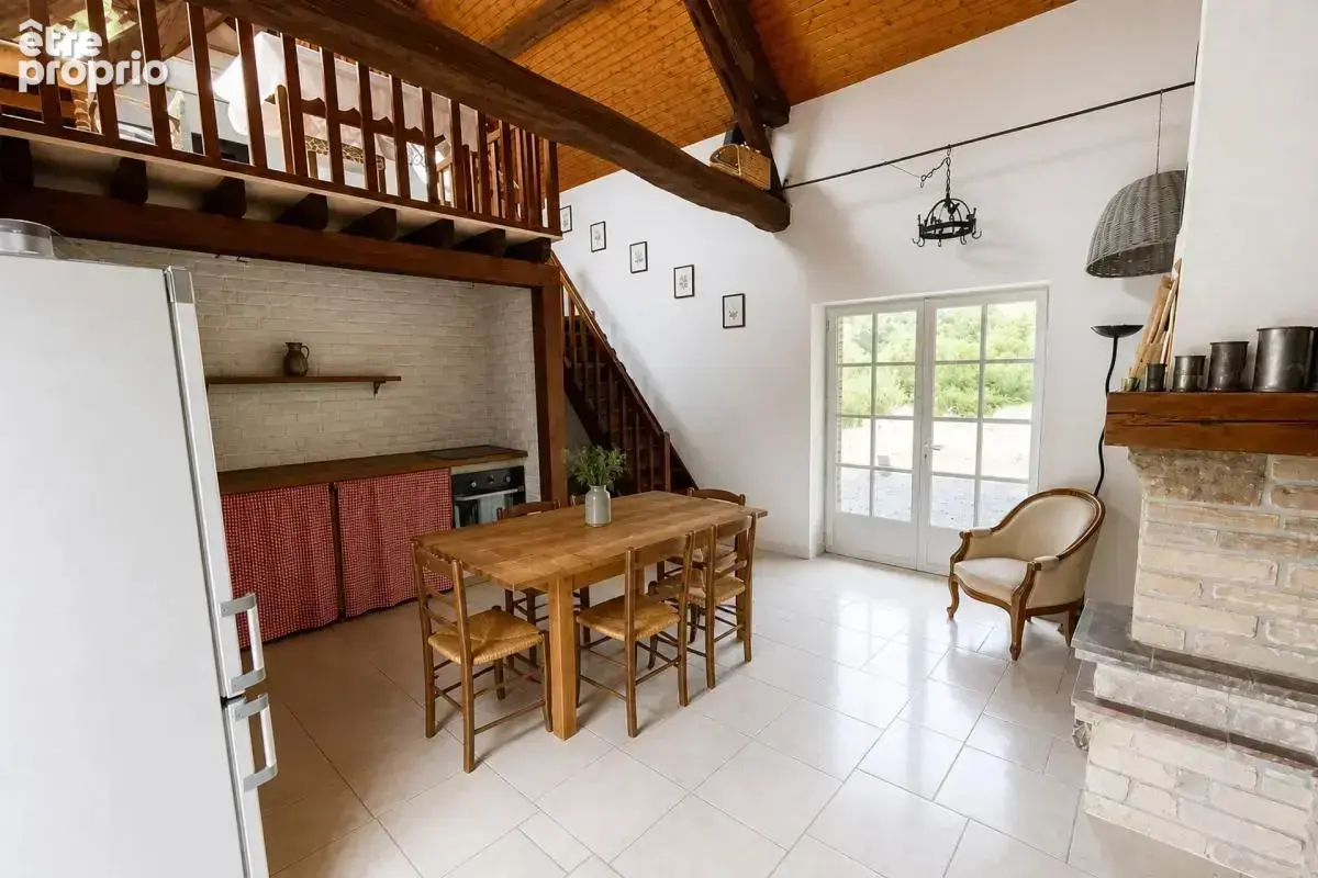 Maison de 5 pièces de 114 m² à Villeneuve-sur-Yonne - photo 3