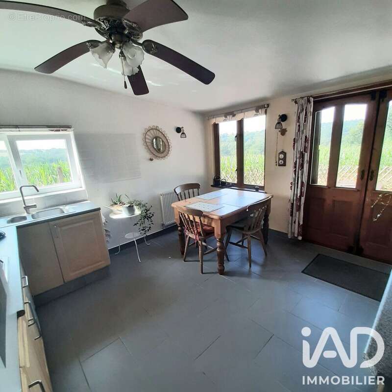 Maison 47 m² à Duault  - photo 8