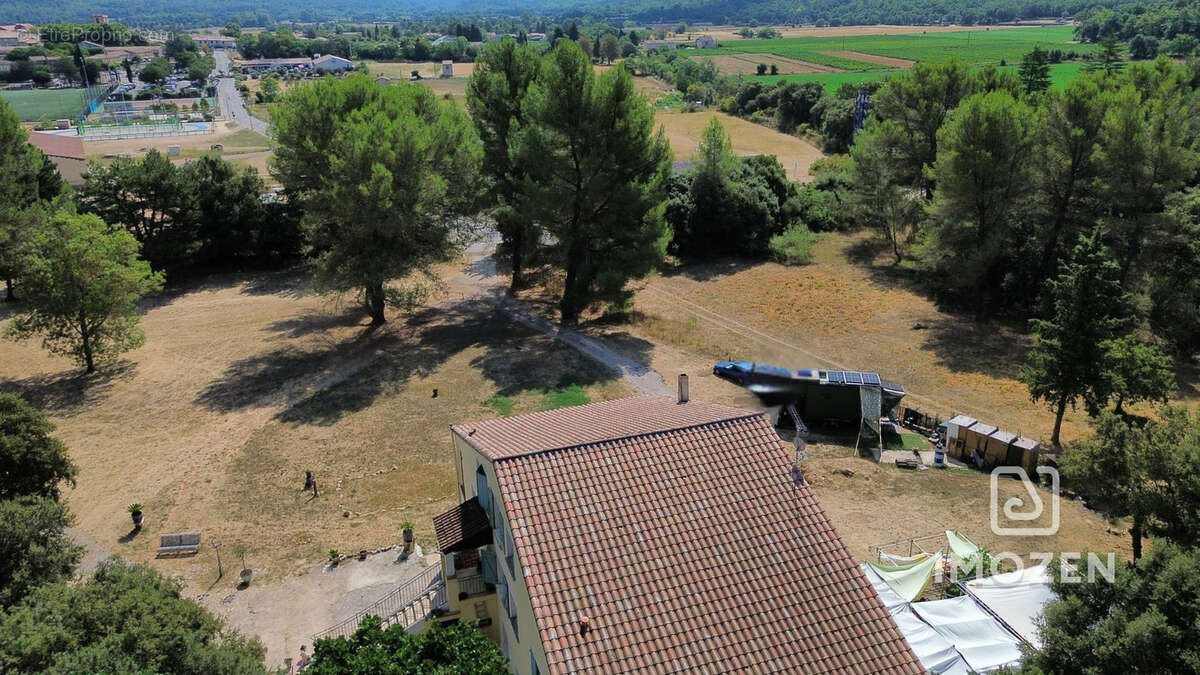 Propriété 334 m2 - 7 082 m2 de terrain -activité locative existante - photo 8