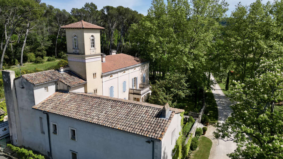 Maison à L'ISLE-SUR-LA-SORGUE