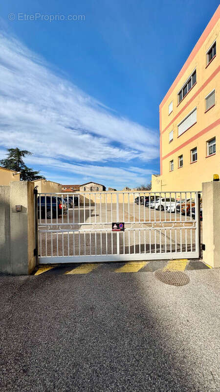 Commerce à CARPENTRAS