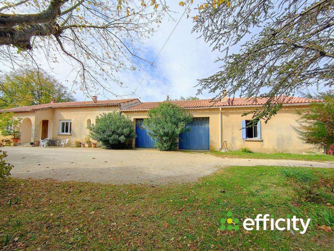 Maison à PERNES-LES-FONTAINES