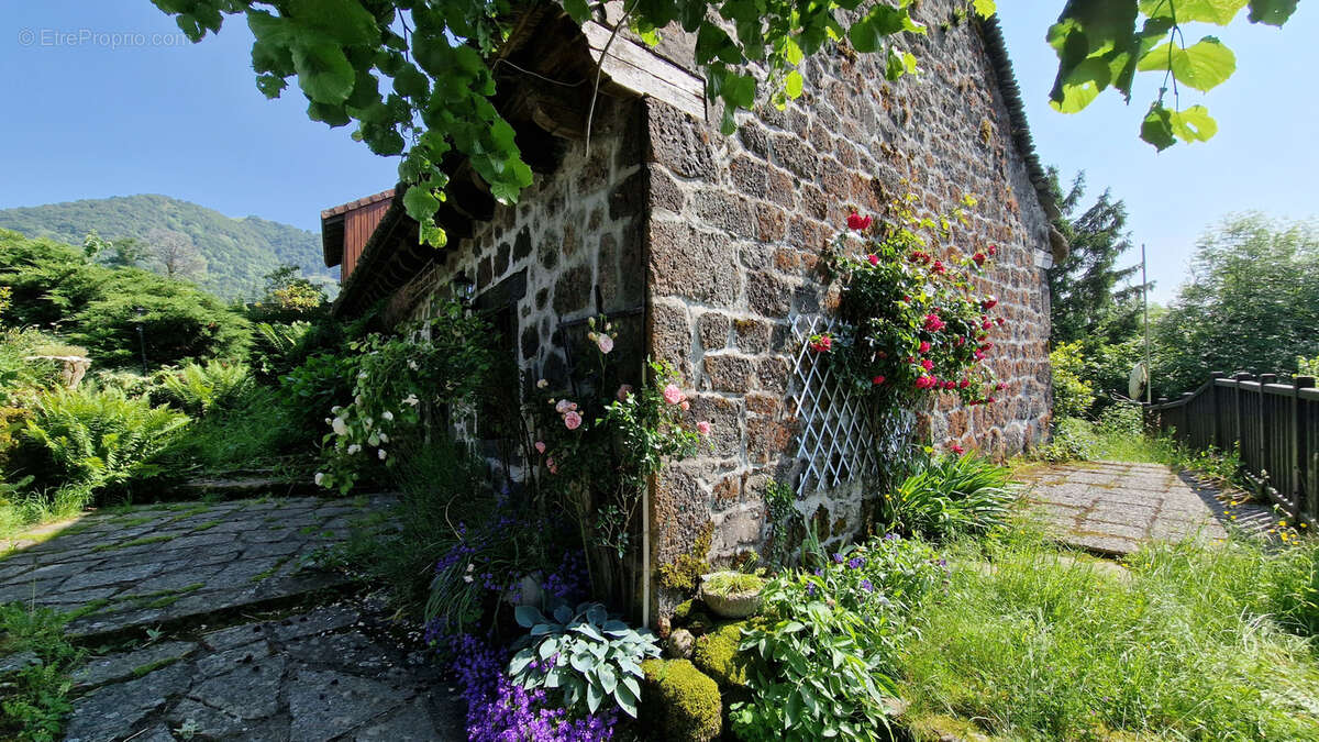 Maison à SAINT-CIRGUES-DE-JORDANNE