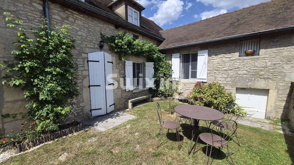 Maison à MONTBARD
