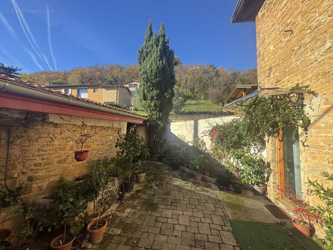 Maison à POLEYMIEUX-AU-MONT-D&#039;OR