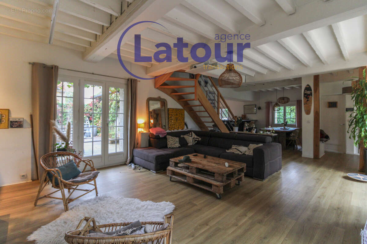 Maison à MEZIERES-EN-DROUAIS