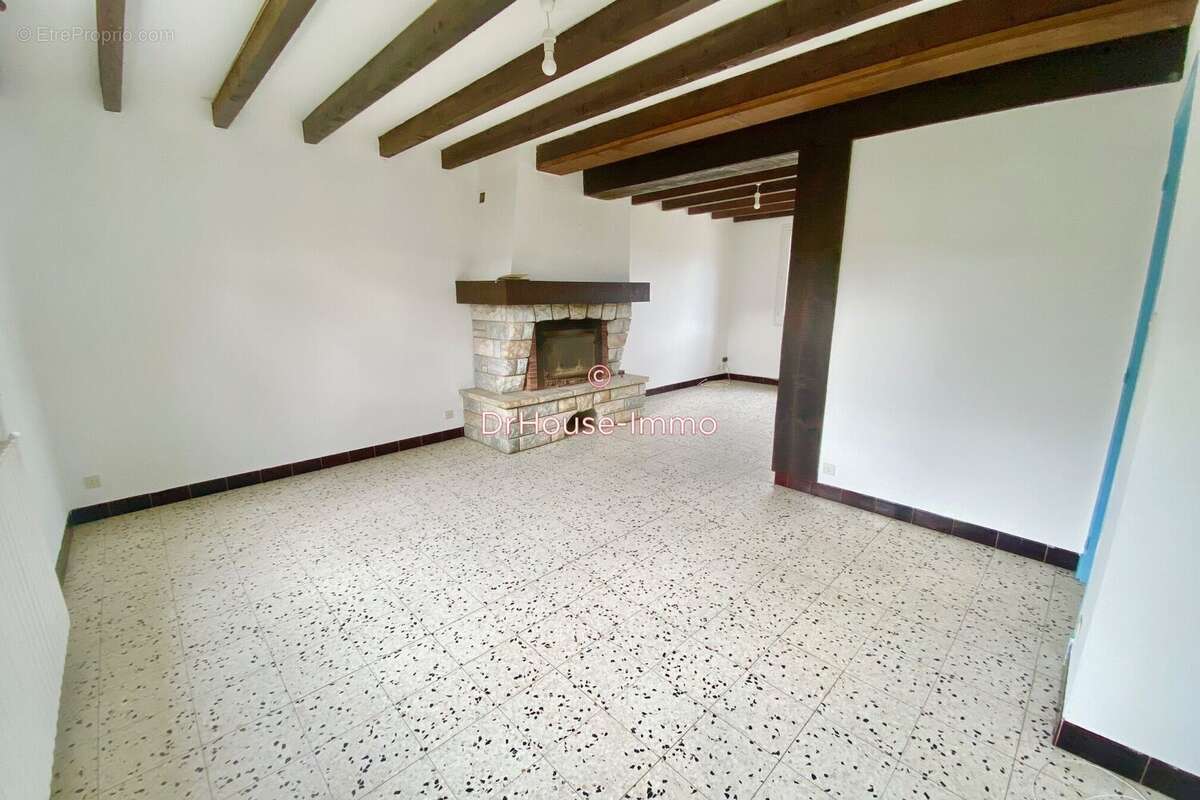 Maison à VILLEMOUSTAUSSOU