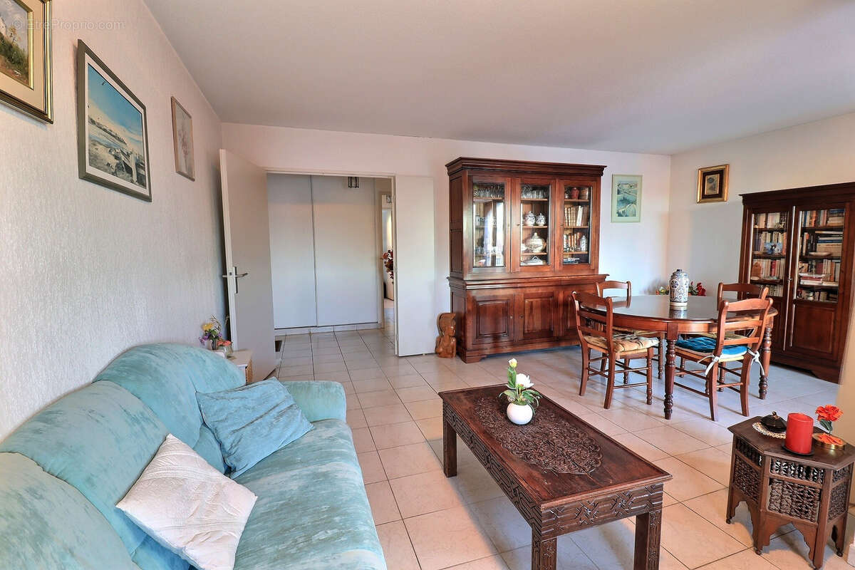 Appartement à LATTES