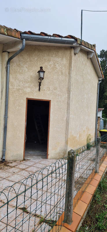 AVENSAN, jolie maison ancienne avec jardin - photo 9