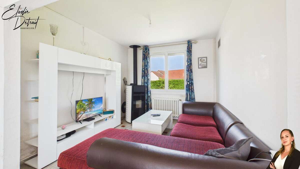 Maison 113 m² à La Bazoge  - photo 4