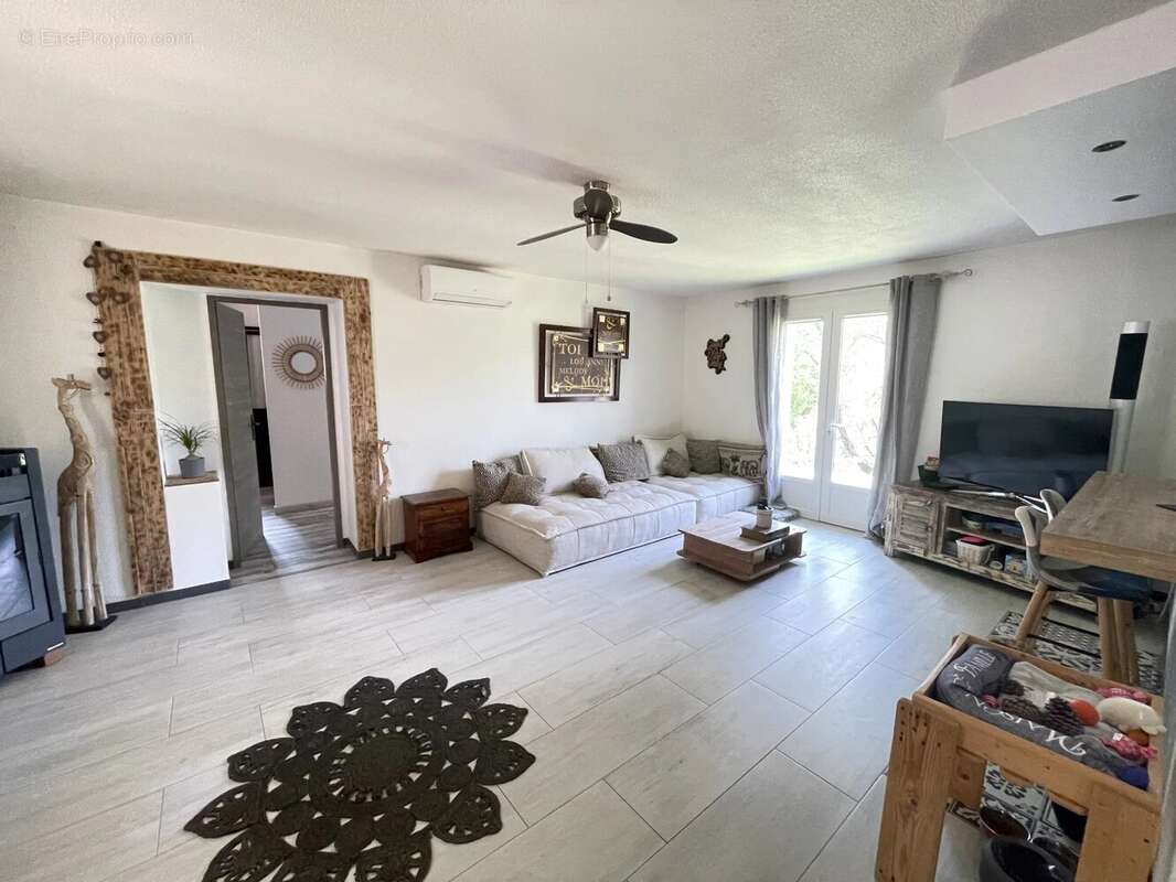 Maison à FIGANIERES