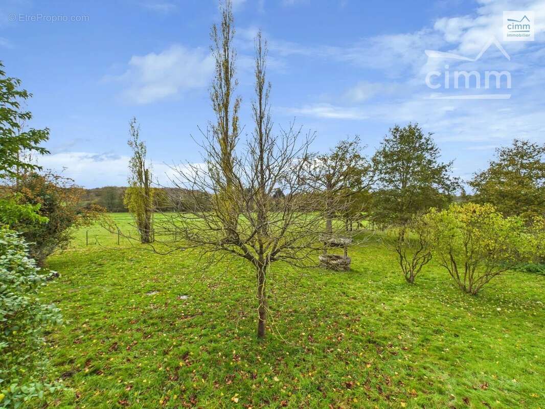 Maison à BOURG-DES-COMPTES