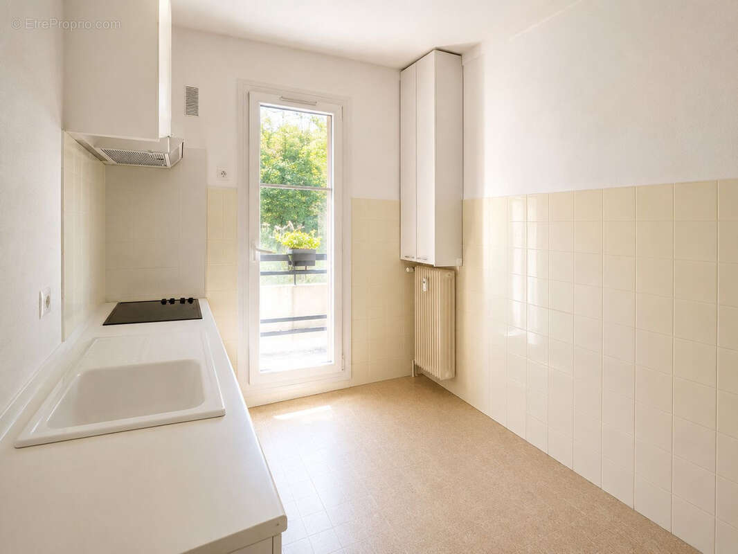 Appartement à MARSEILLE-5E