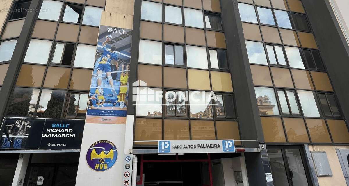 À vendre – Emplacement de parking sécurisé – Résidence Palmeiras, Nice - photo 2