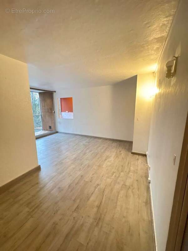 Appartement à BOUSSY-SAINT-ANTOINE