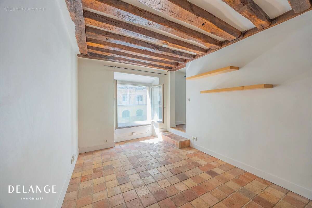 Appartement à PARIS-10E