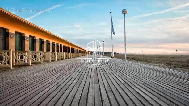 Commerce à DEAUVILLE