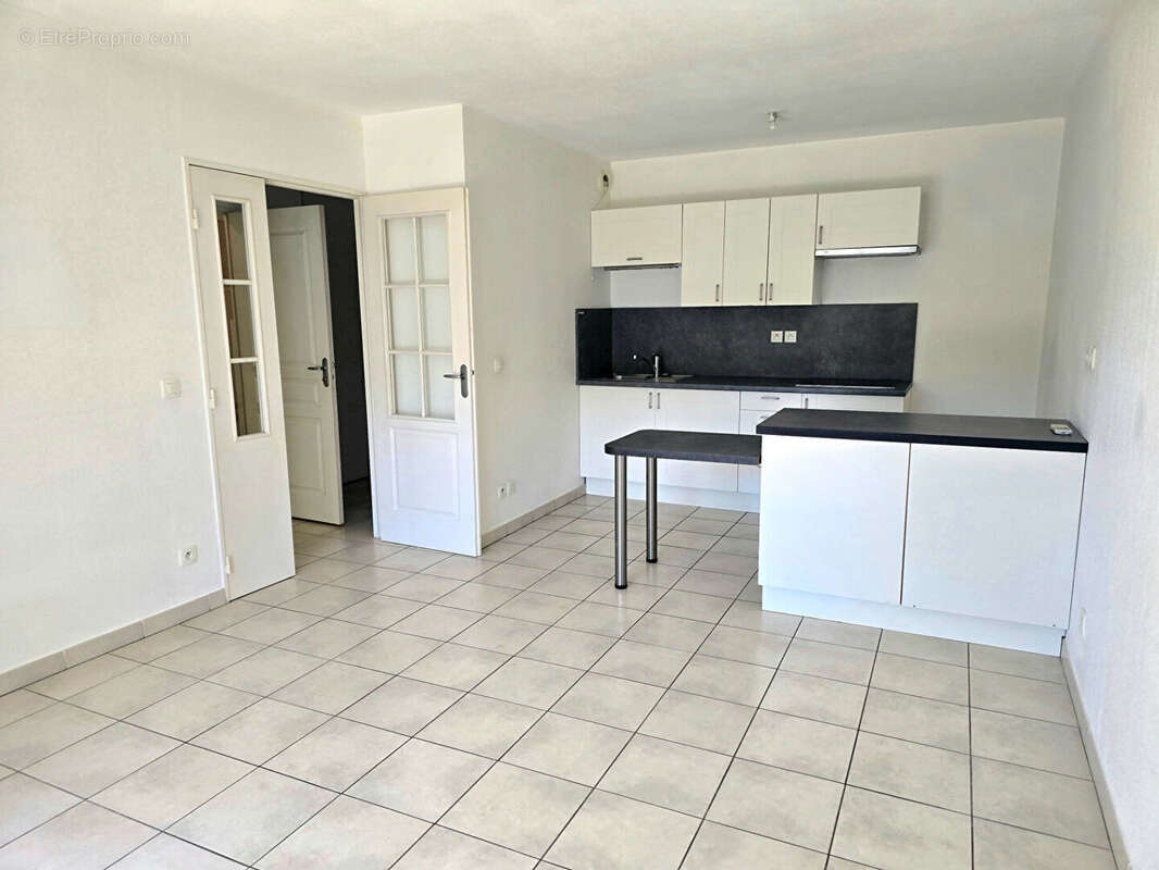 Appartement à LA DESTROUSSE