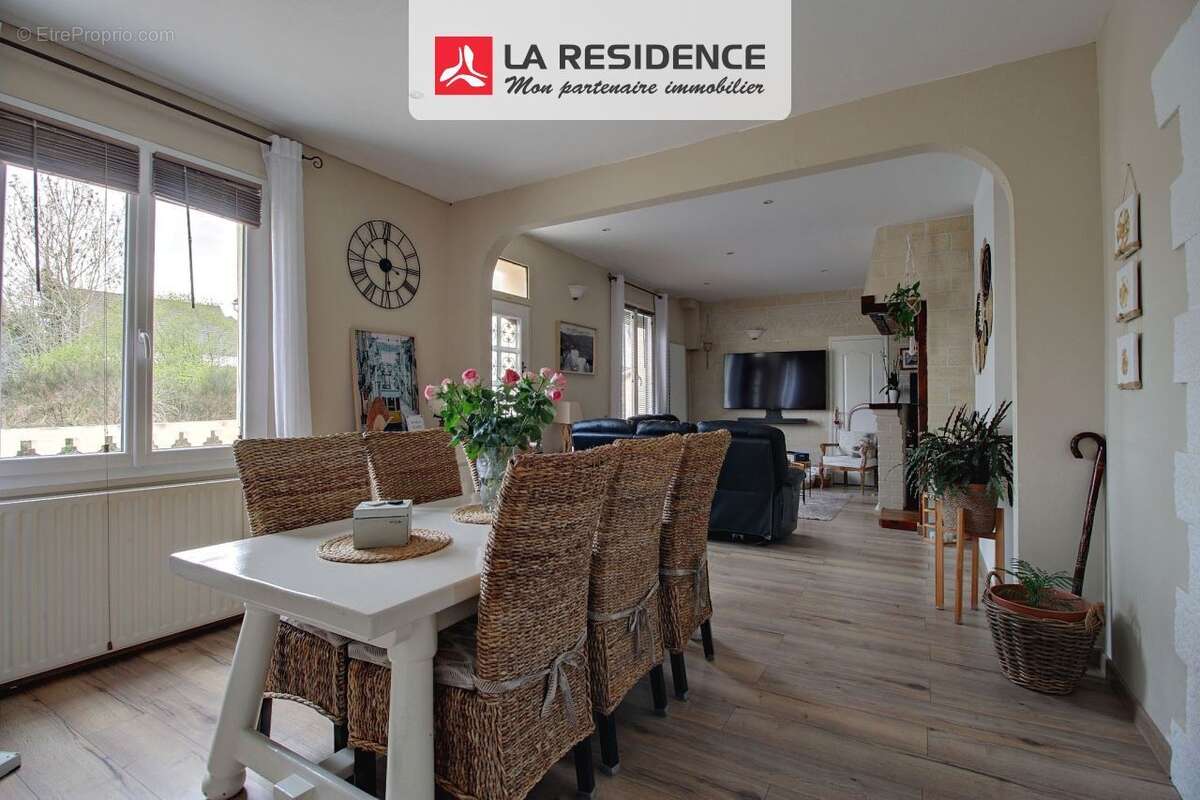 Maison 154 m² à Oissel  - photo 4