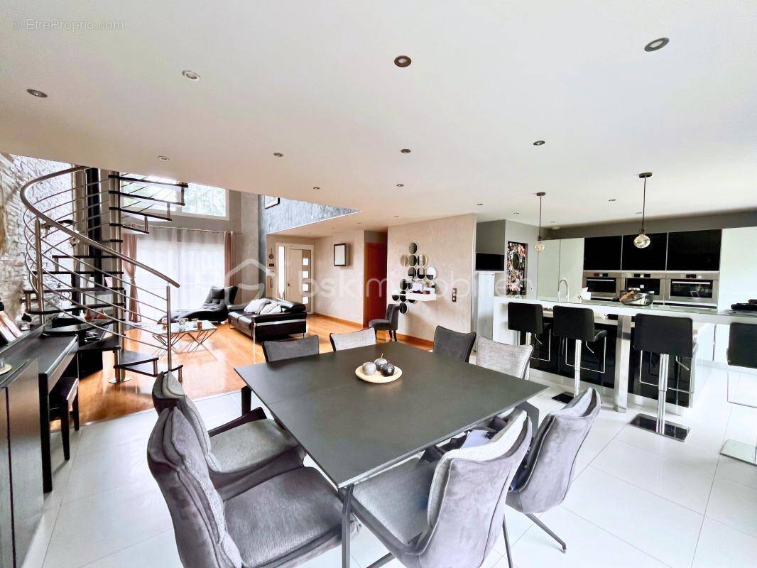 Maison à ORMESSON-SUR-MARNE