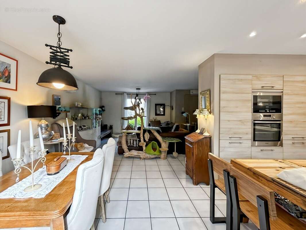 Maison à FROUZINS