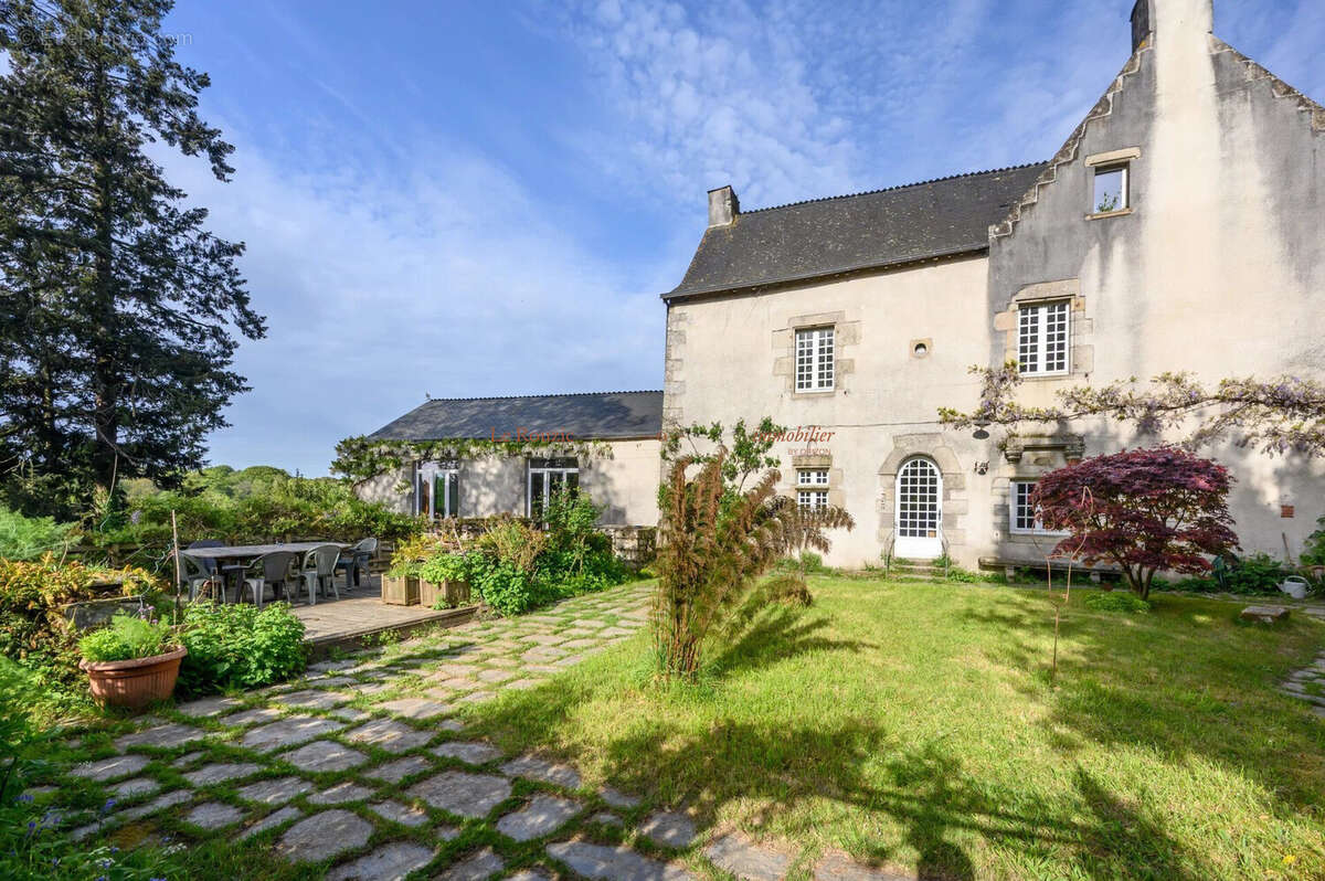 Maison à ROCHEFORT-EN-TERRE