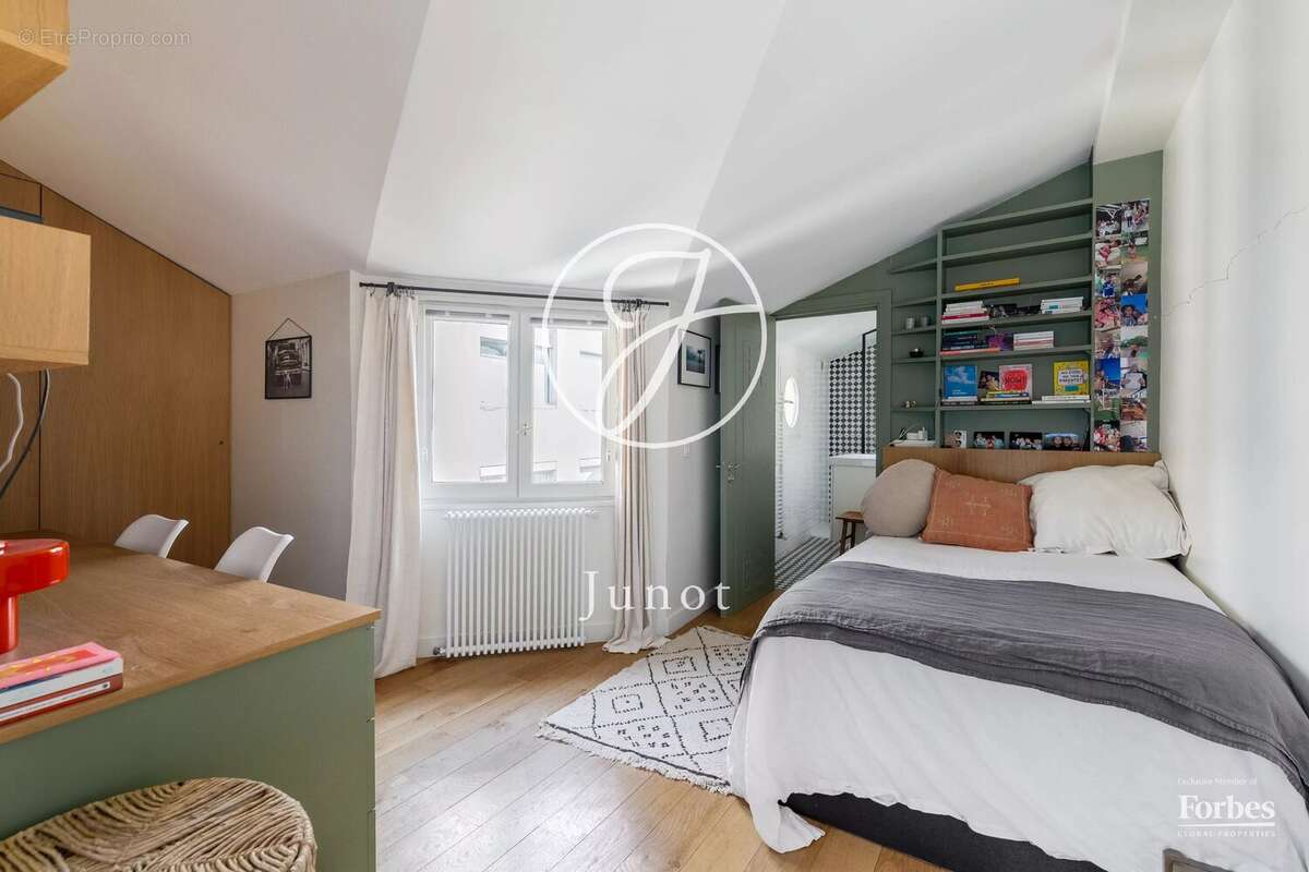 Appartement à PARIS-9E