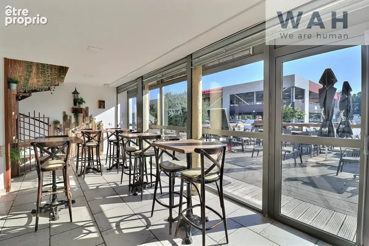 BRASSERIE 316 m2 avec Terrasse à Sommières 30250 - photo 3