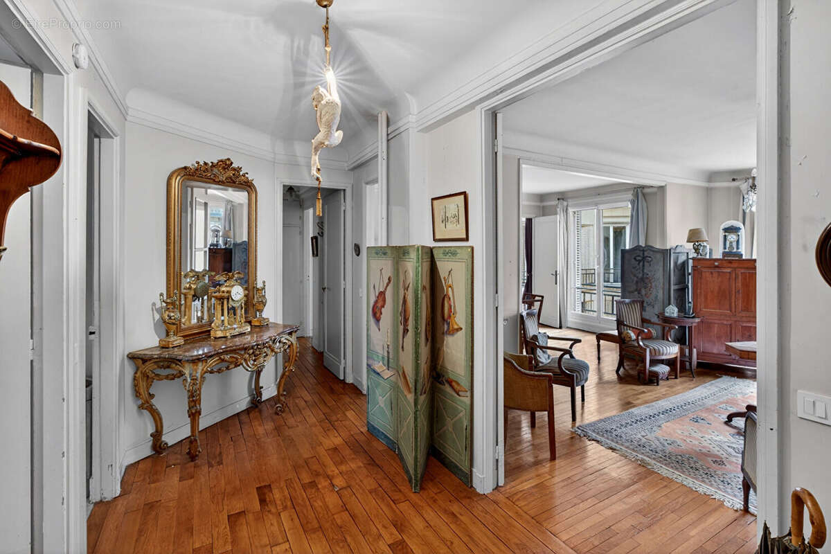 Appartement à PARIS-15E