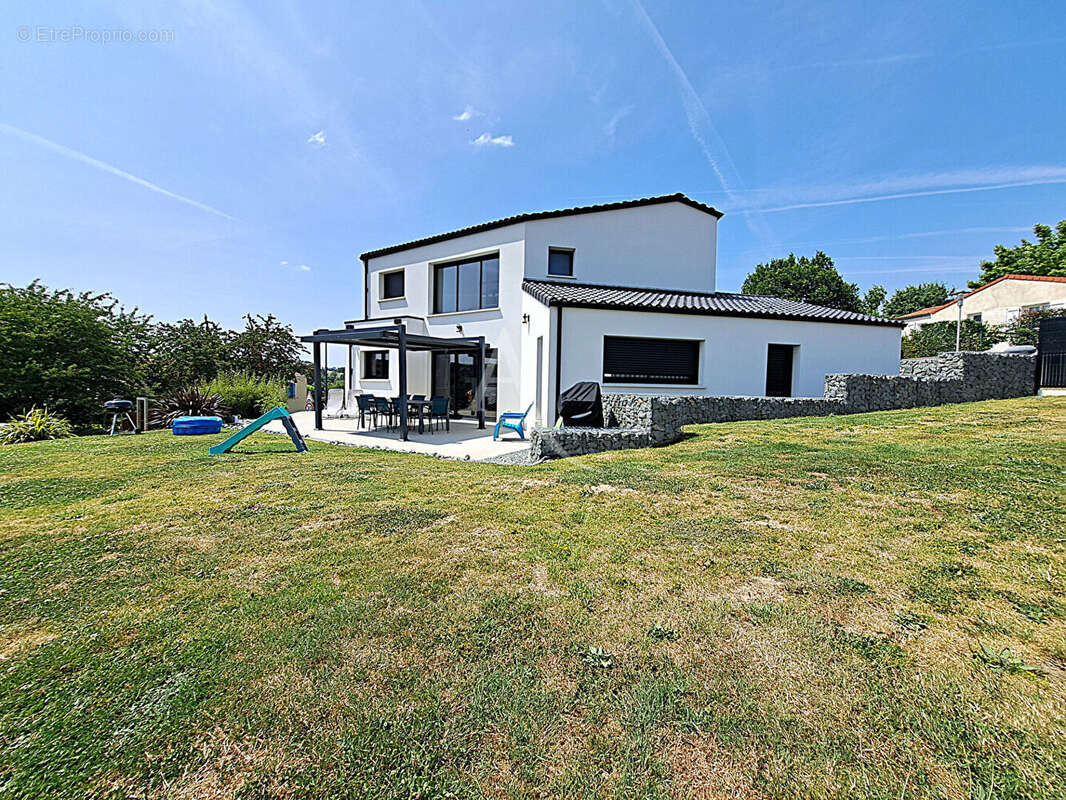 Maison à LA MEILLERAIE-TILLAY