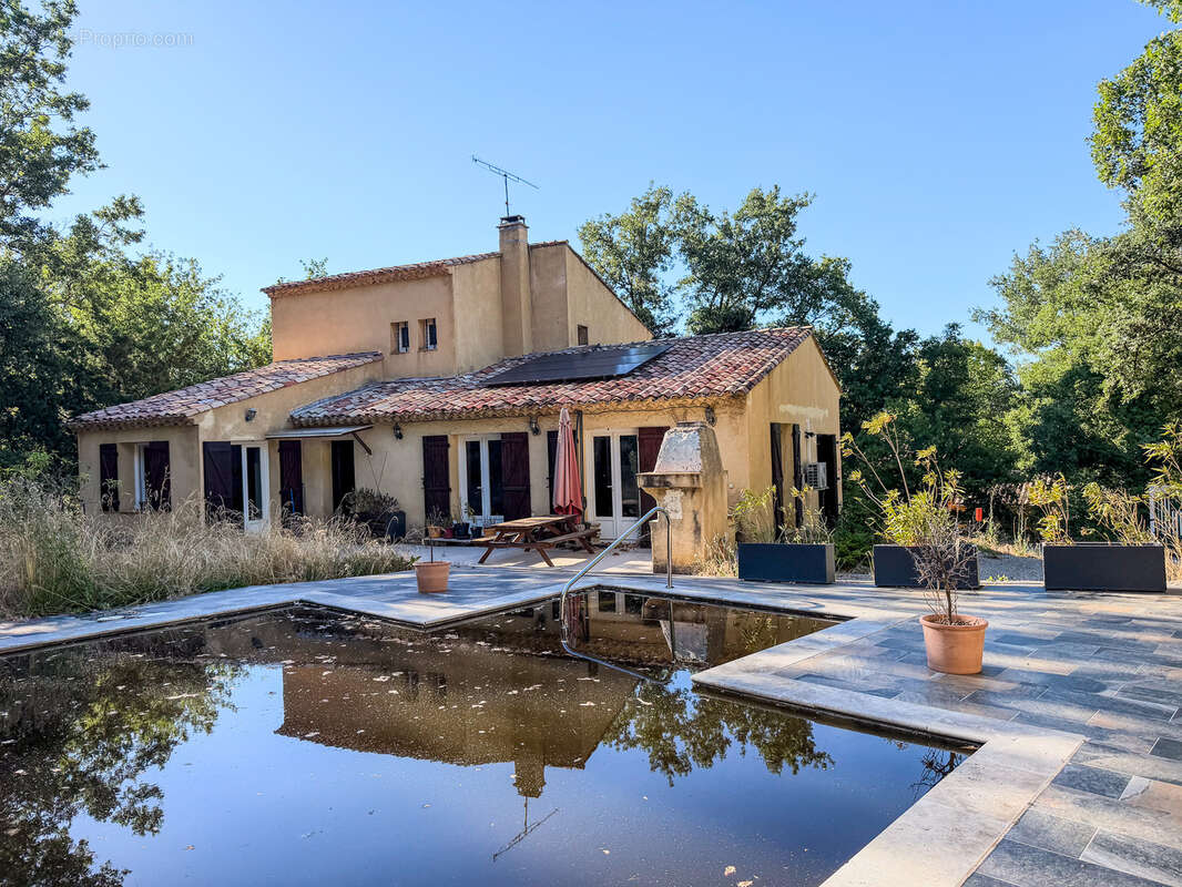 Villa T5 134 m2 avec piscine - photo 16