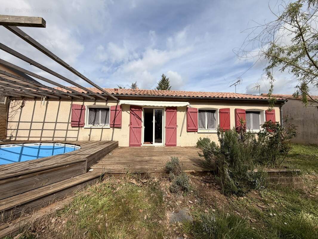Maison à LAGRAVE