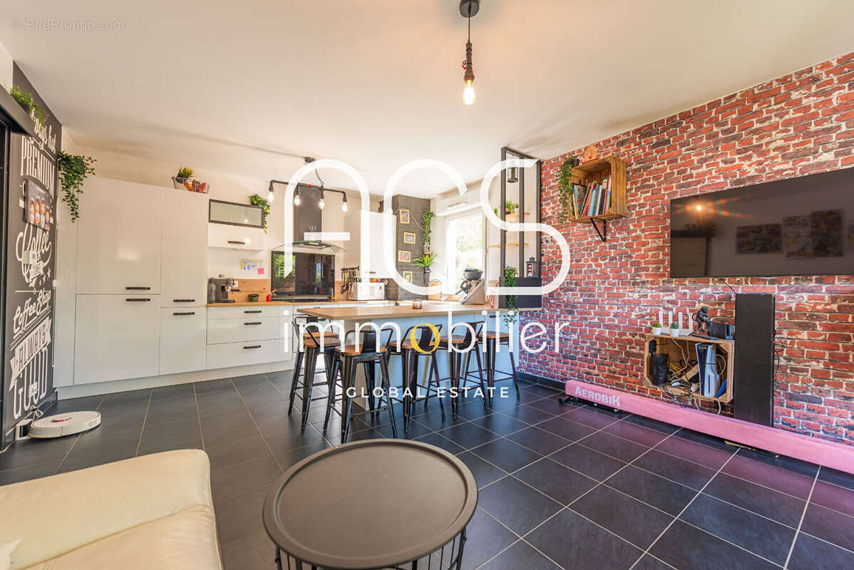 Appartement à CHATEAUNEUF-LES-MARTIGUES