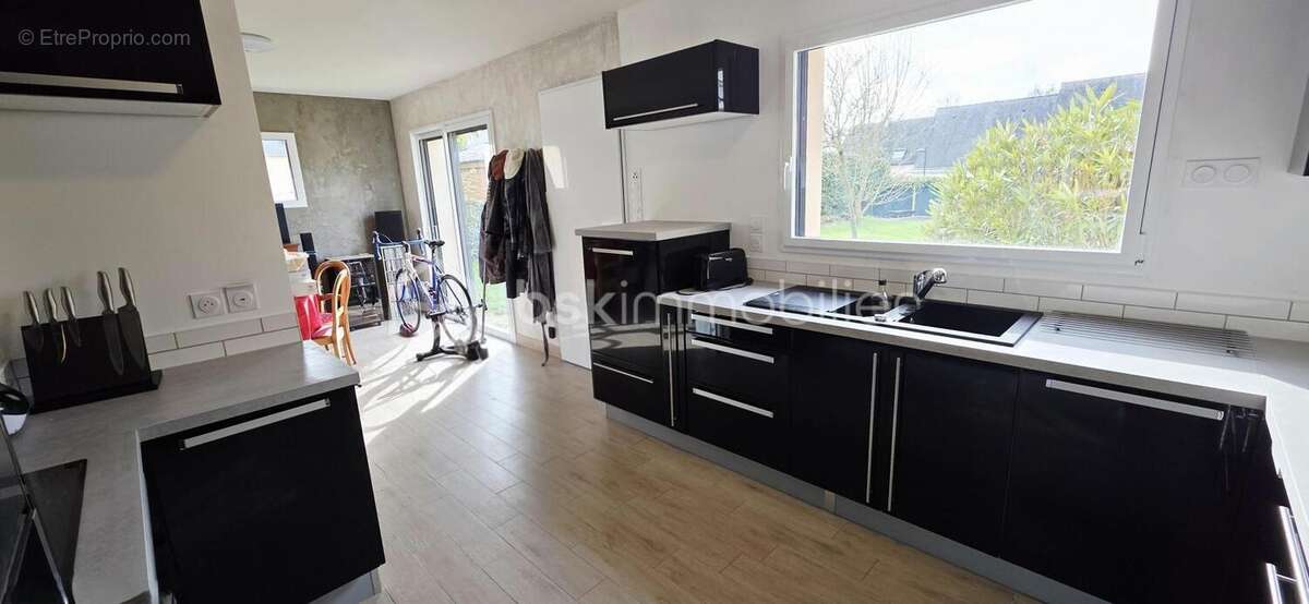 Maison T5 récente (2012) – 4 chambres et confort énergétique (DPE C) - photo 6