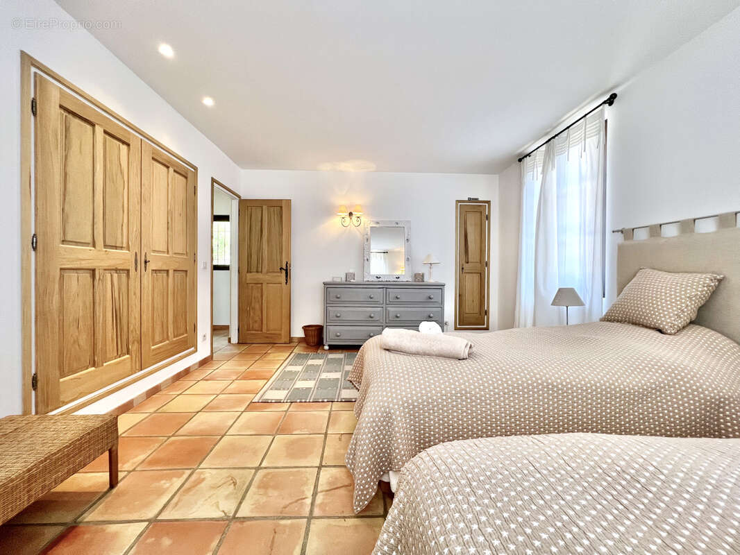 Maison à PLAN-DE-LA-TOUR