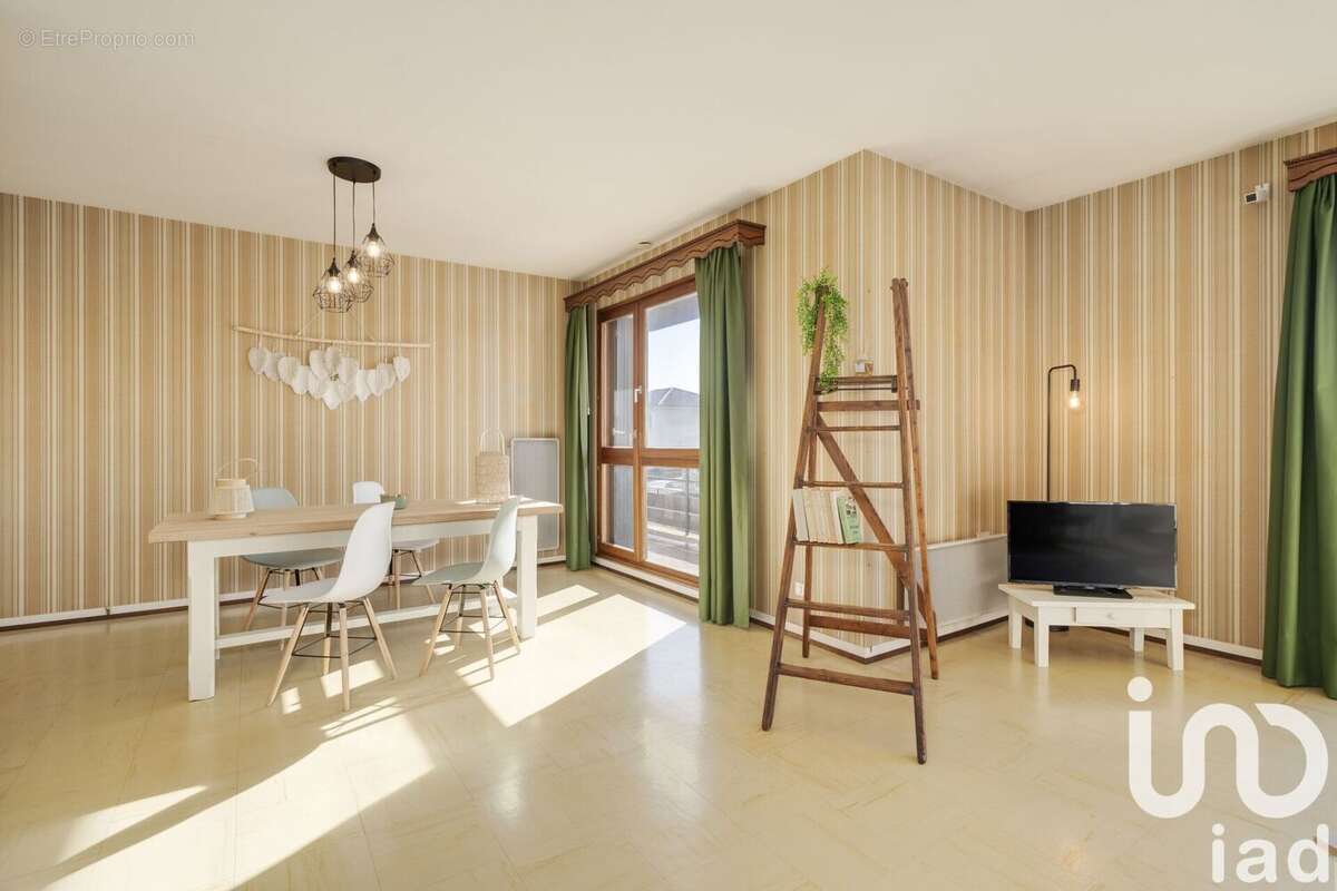 Photo 3 - Maison à AZELOT