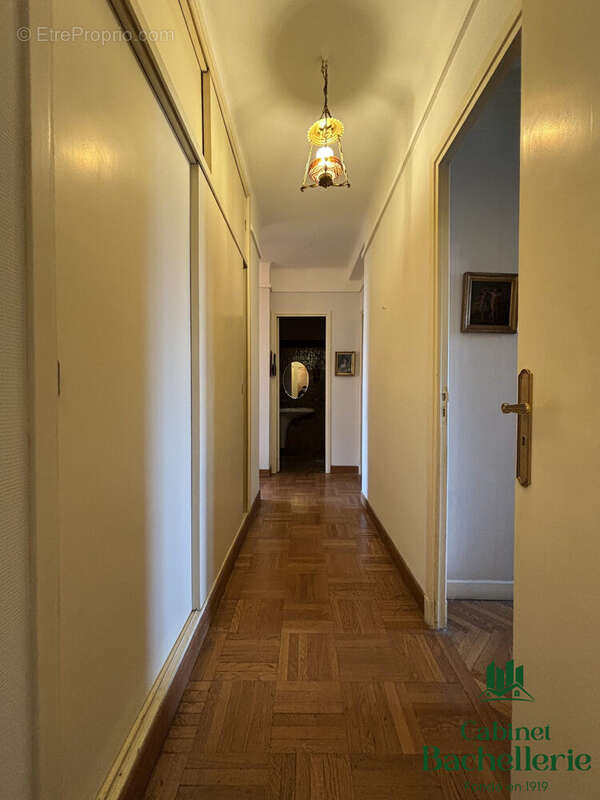 Appartement à MARSEILLE-6E