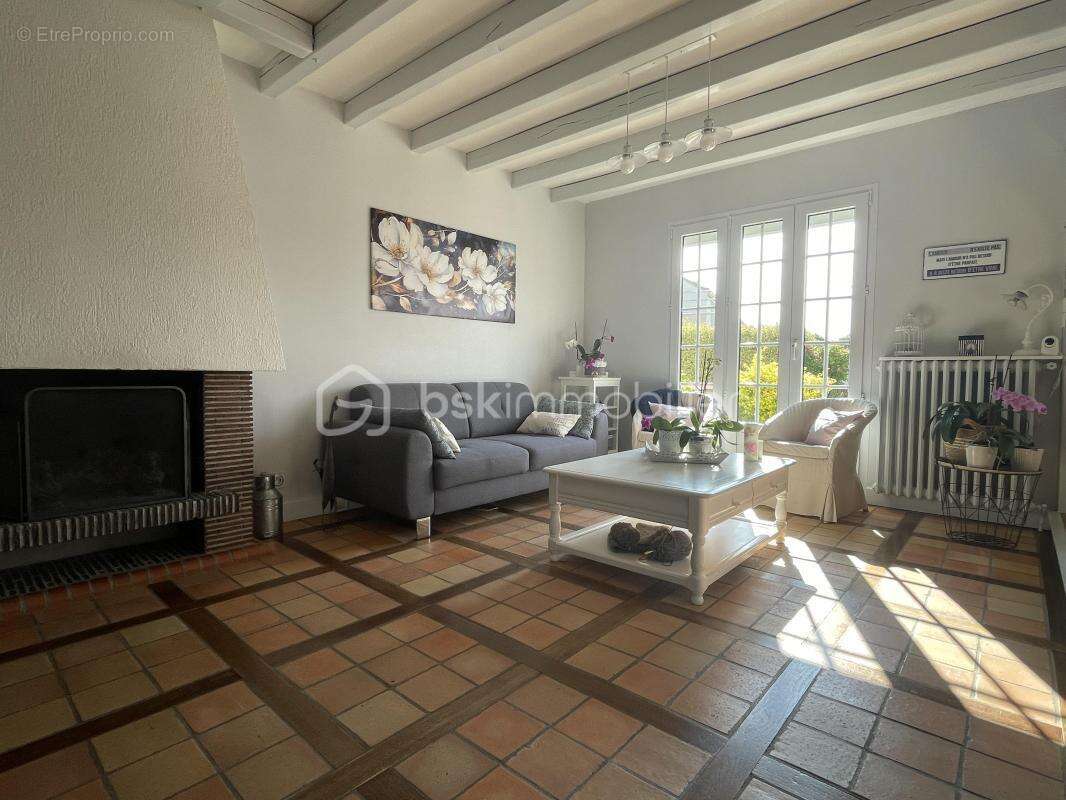 Maison à SAINT-BARTHELEMY-D'ANJOU