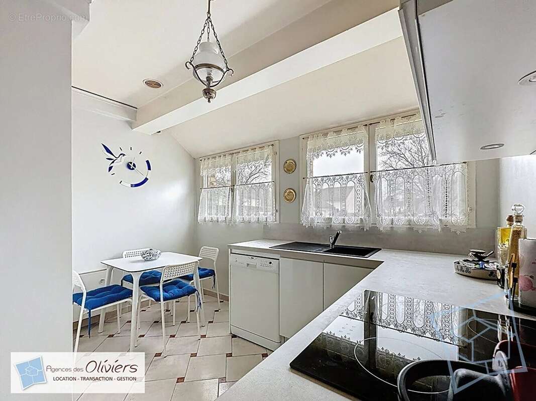 Maison à VOISINS-LE-BRETONNEUX