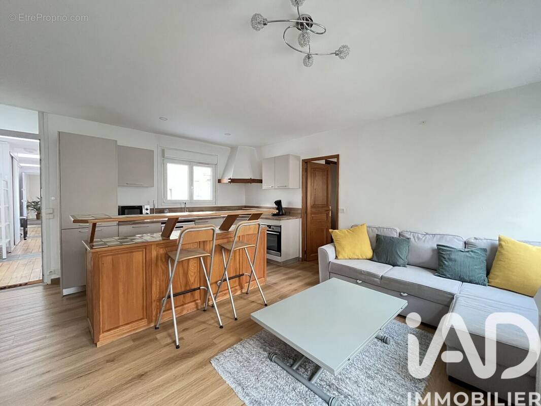 Photo 1 - Appartement à PARIS-8E