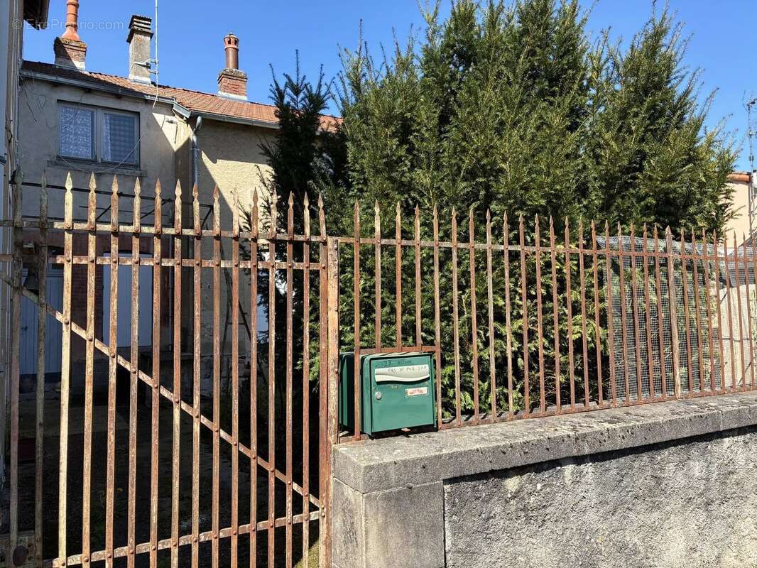 Maison à MONTMORILLON