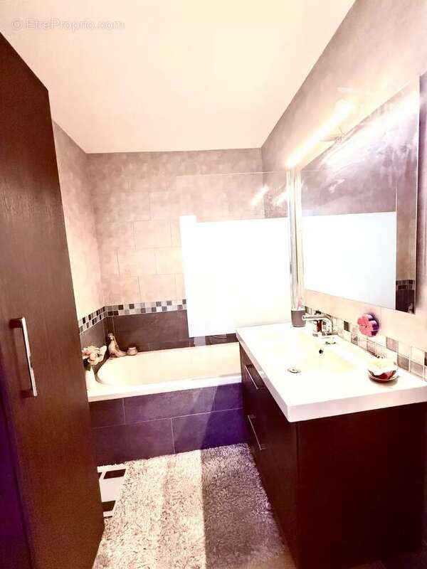 Appartement à PORT-SAINT-LOUIS-DU-RHONE