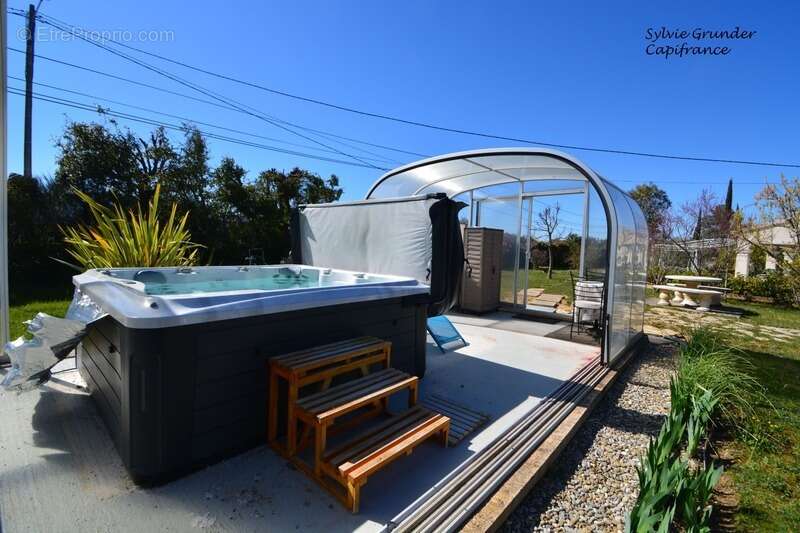 Maison à POURRIERES