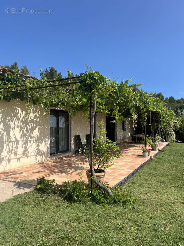 Maison à BESSE-SUR-ISSOLE