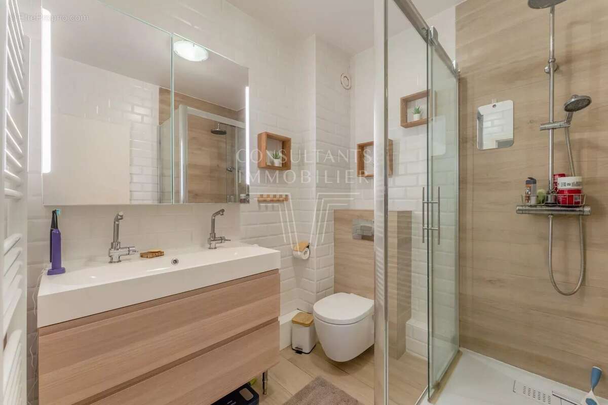 Appartement à NEUILLY-SUR-SEINE