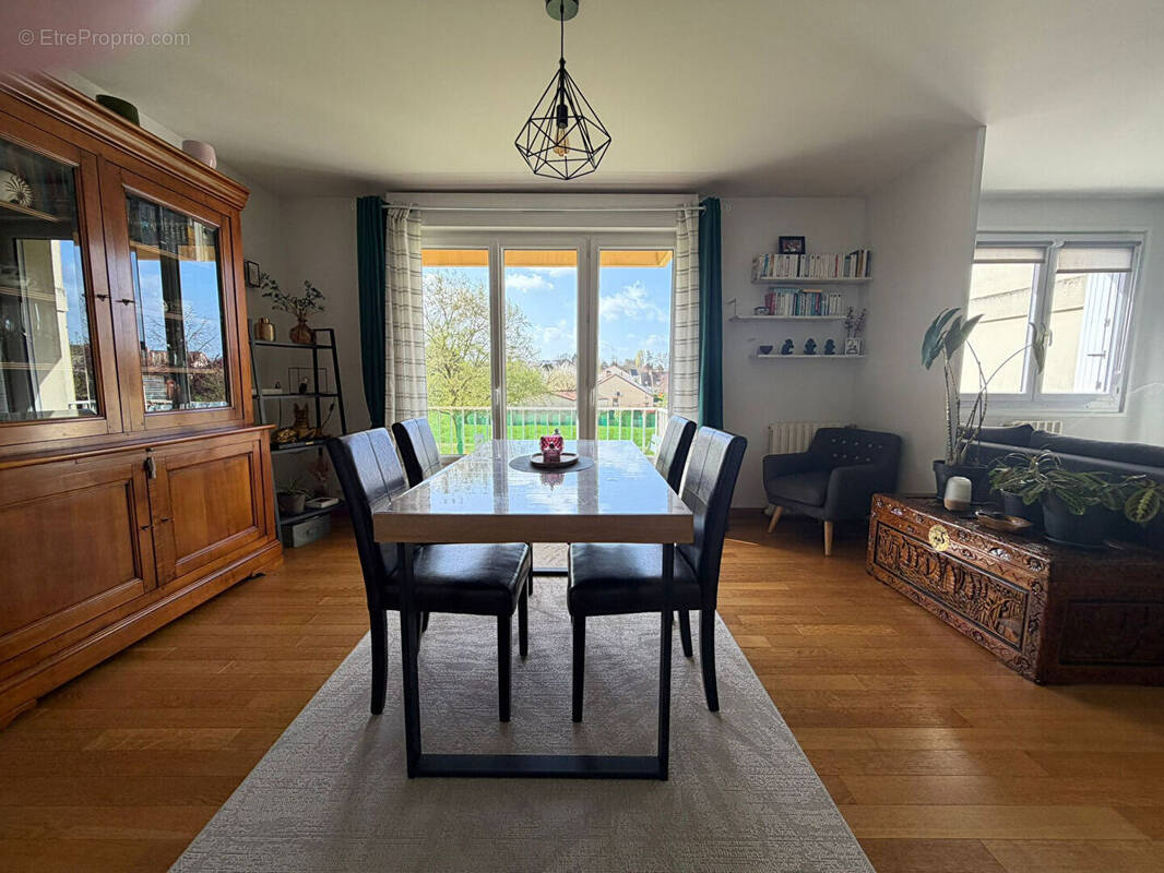 Appartement à SAINT-SEBASTIEN-SUR-LOIRE