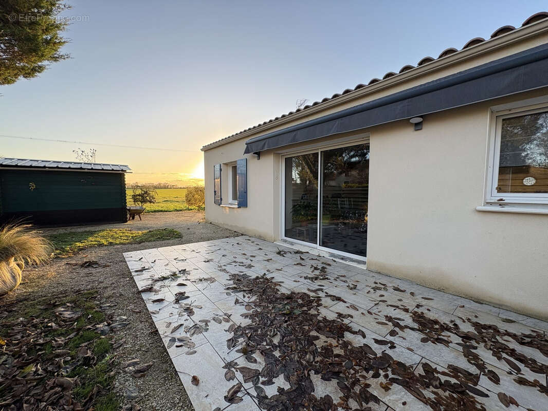 Maison à SAINT-SAUVEUR-D'AUNIS