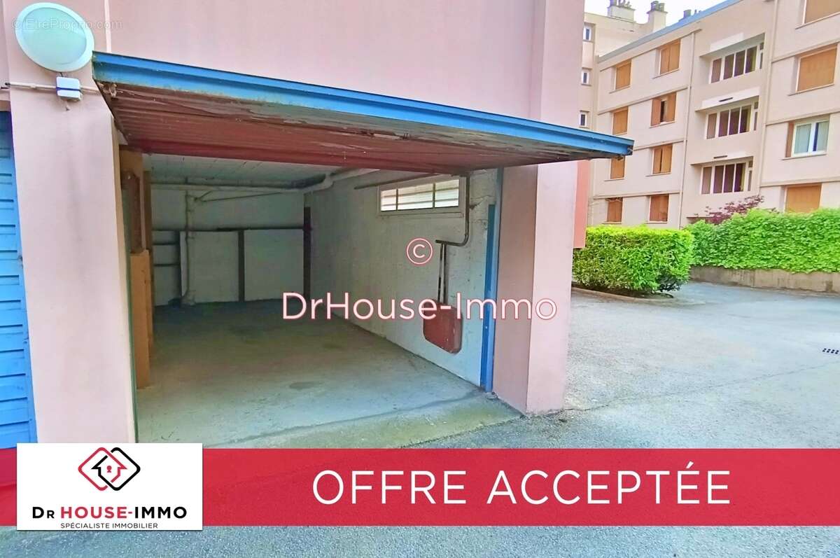 Parking à SAINT-ETIENNE