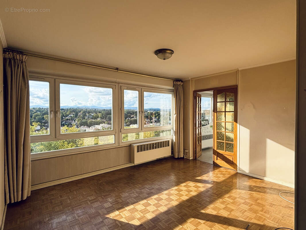 Appartement à OULLINS