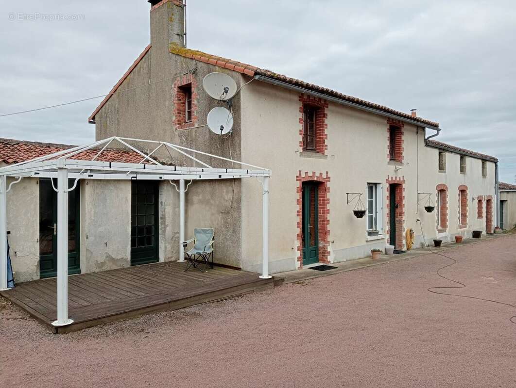 Maison à MOUTIERS-SOUS-ARGENTON